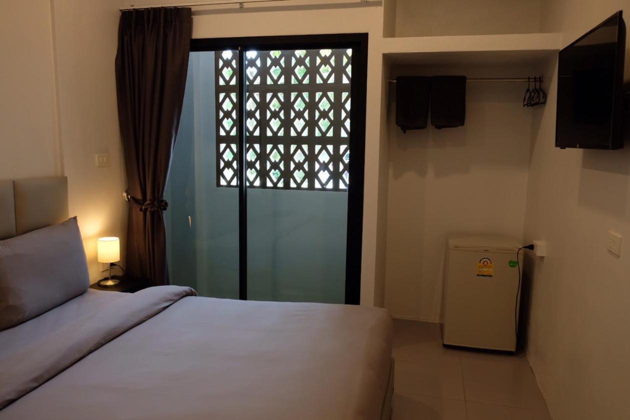Patong 芭东极简之家旅舍 外观 照片